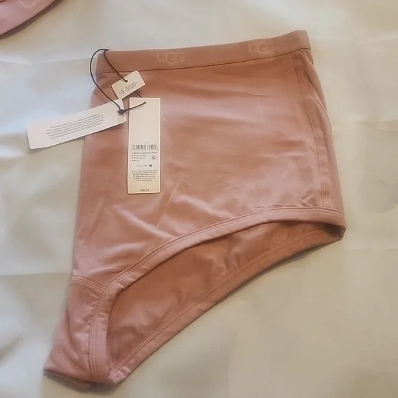 UGG Desiray Cheeky Boy Short and Bralette - Picture 4 of 8